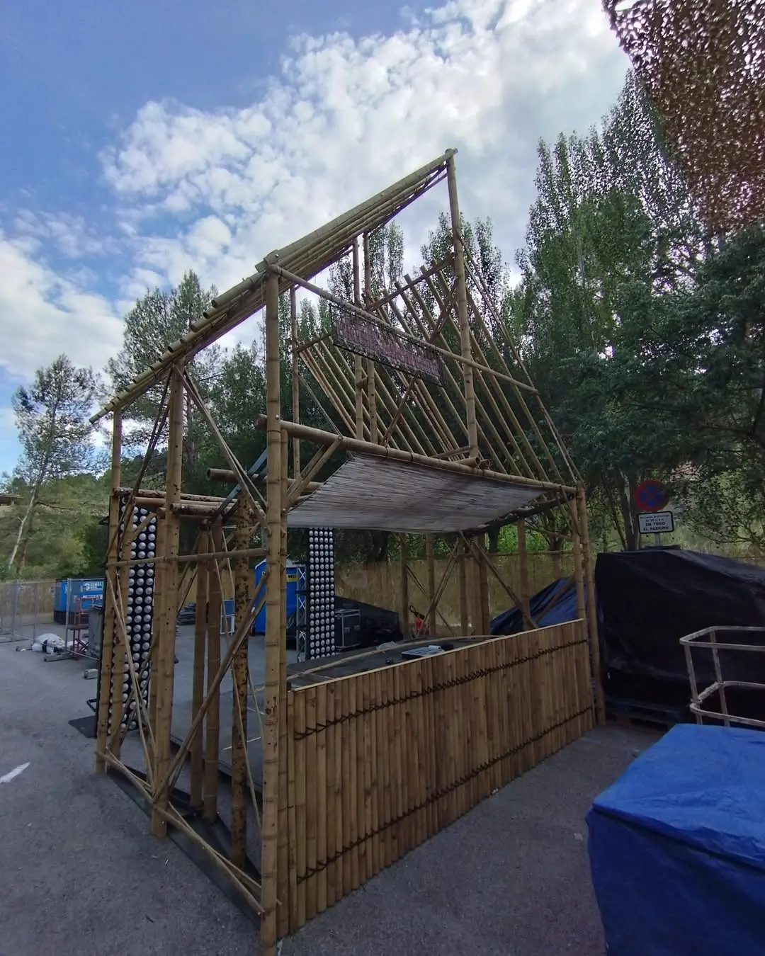 Escenario desmontable / The Basement